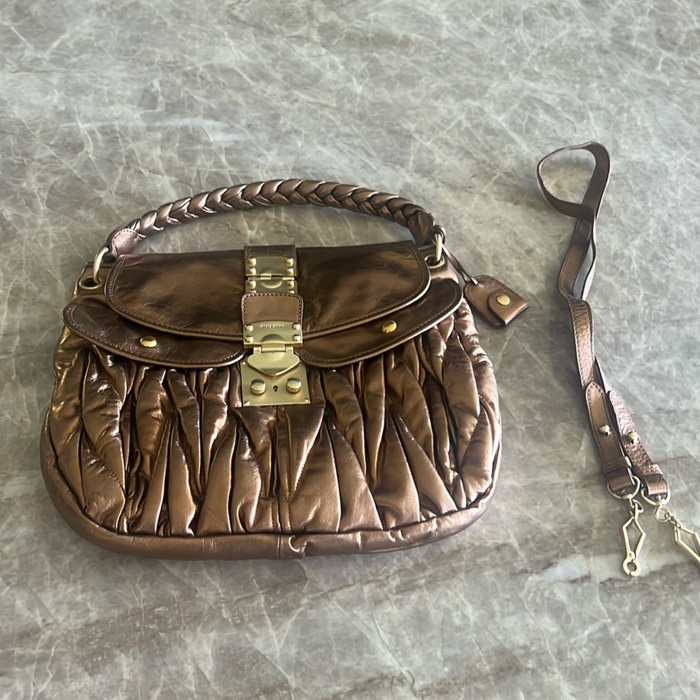 Miu Miu Iconic Matelasse Lux Copper/Rose Gold Quilted Leather Shoulder Hand Bag. - Picture 2 of 11